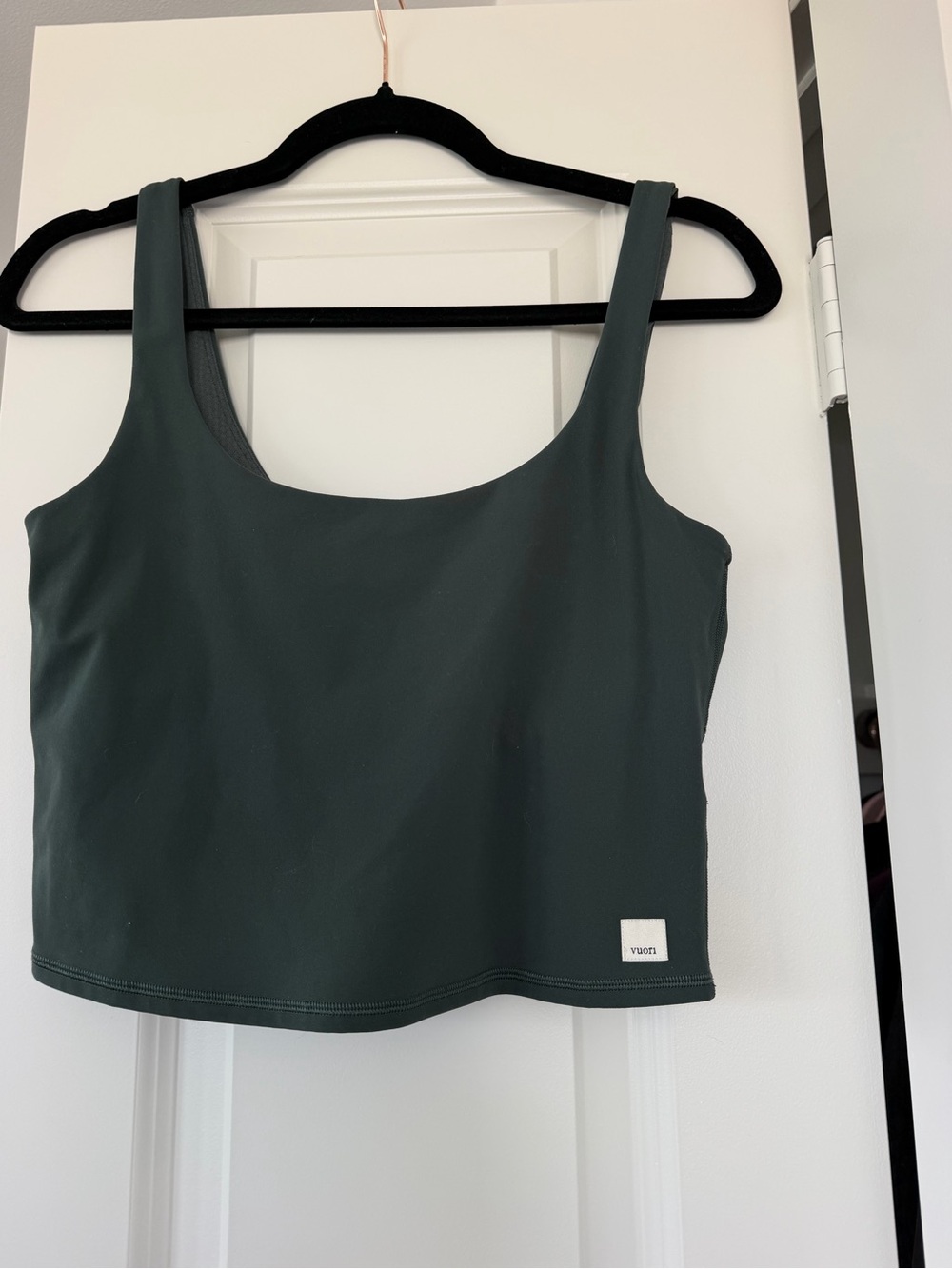 Vuori Deep Green Scoop Crop Tank